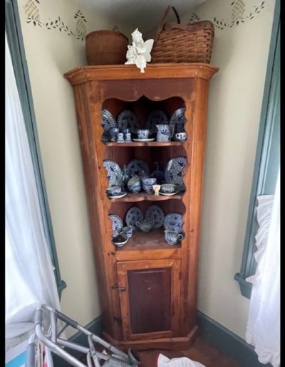 Eden NY Estate Auction Item 109
